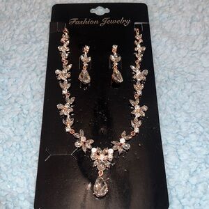 Wedding Jewelry Necklace and Earring Set. (NEW)